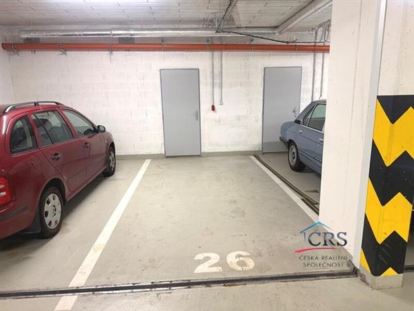 Pronájem garážového stání 16 m2 a komora 3,4 m2, Praha 10 - Uhříněves